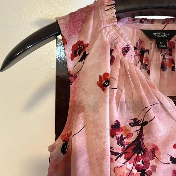 Simply Vera Wang women’s size extra small sleeveless pink tunic blouse - Picture 2 of 4
